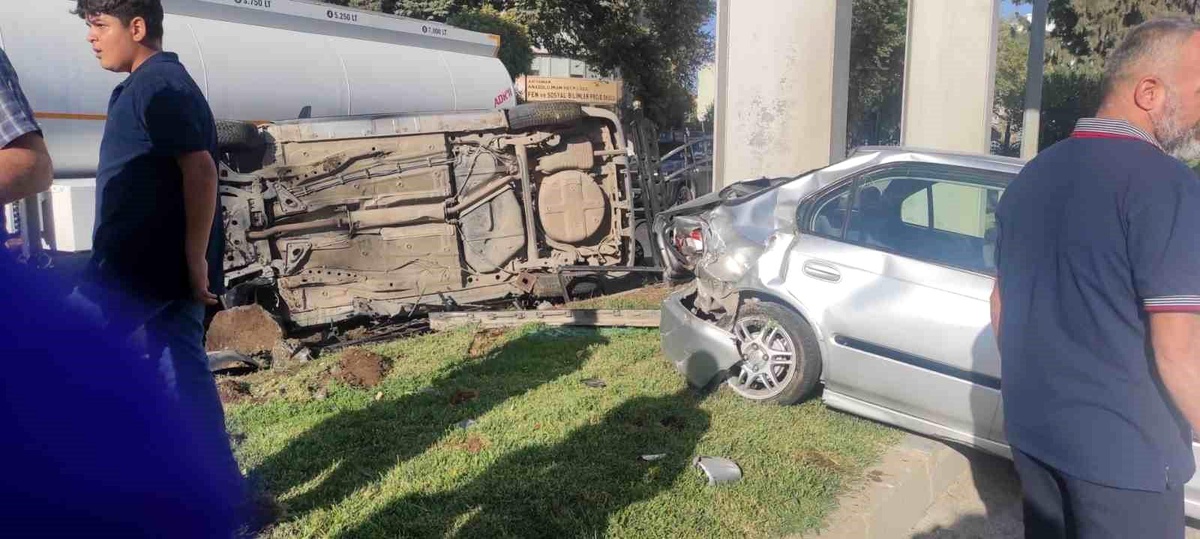 Adıyaman\'da Trafik Kazası: Araç Takla Attı