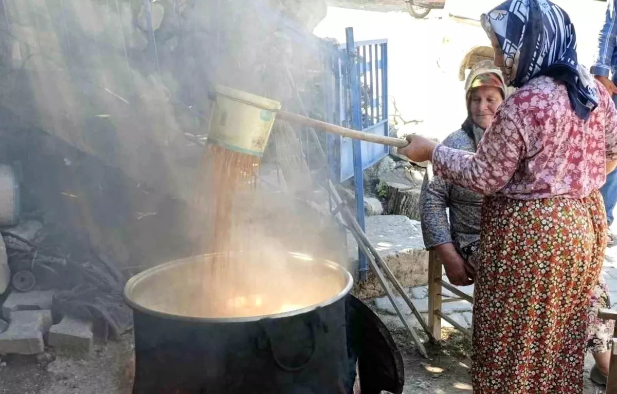 Selendi\'de Pekmez Üretimi Başladı