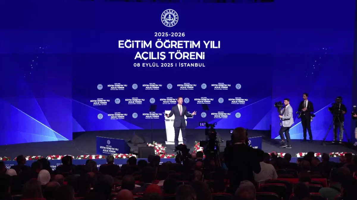 Bakan Tekin: Bu toprakların dili de, ezgisi de, duası da birbirinin hasmı değil hasretidir