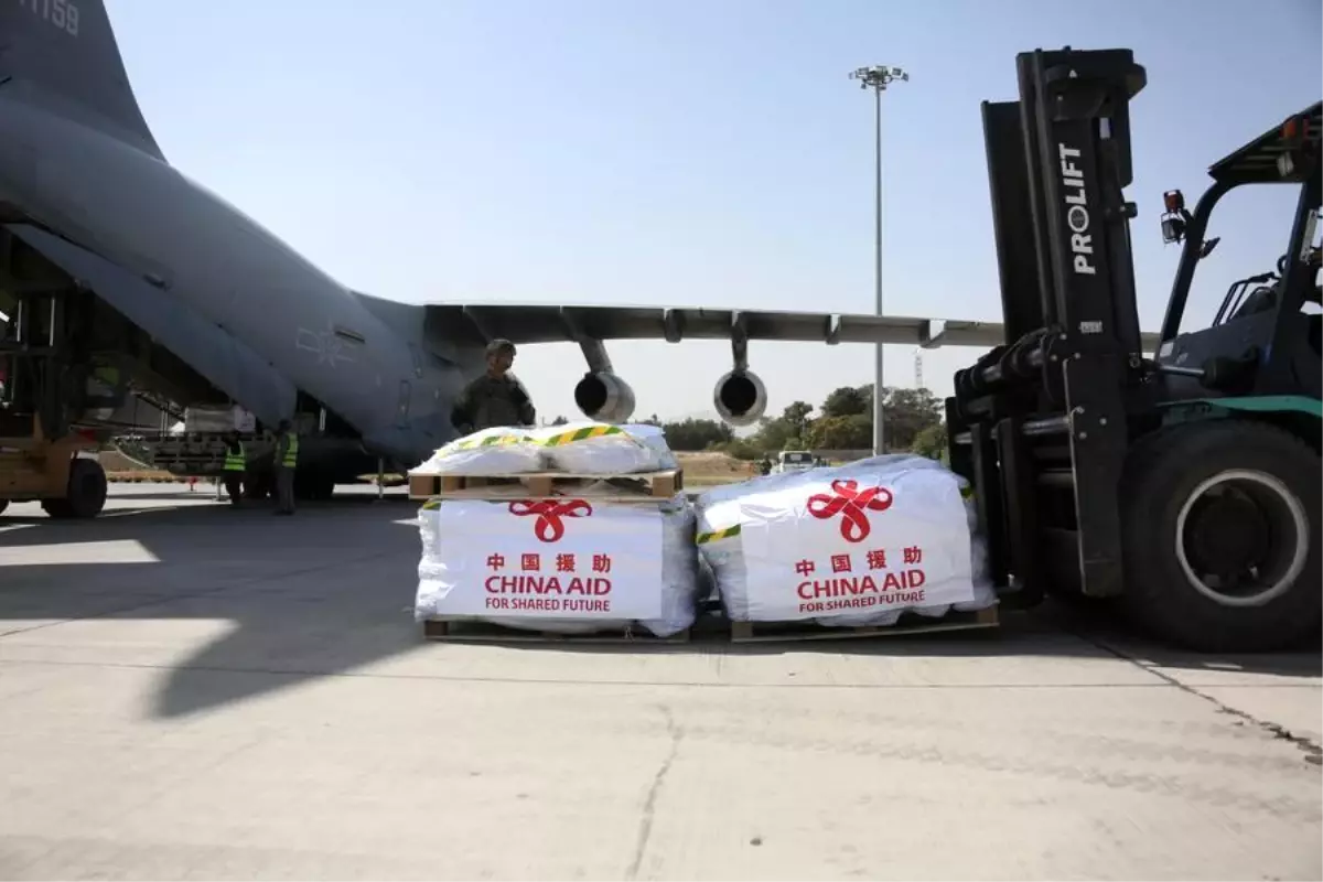 Çin\'den Afganistan\'a Deprem Yardımı