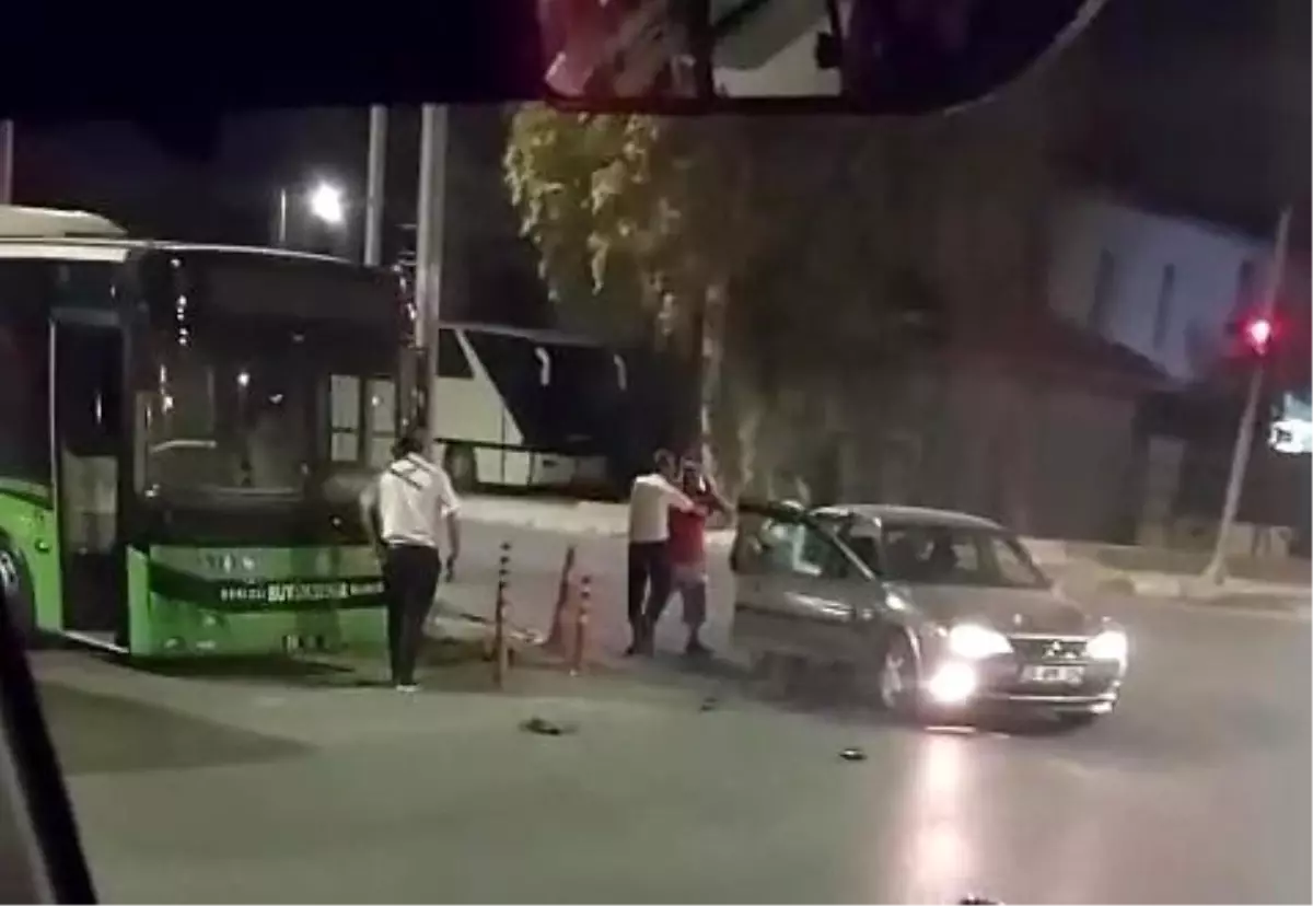 Otomobil İçerisinde Darp Edilen Kadın, Halk Otobüsü Şoförleri Tarafından Kurtarıldı