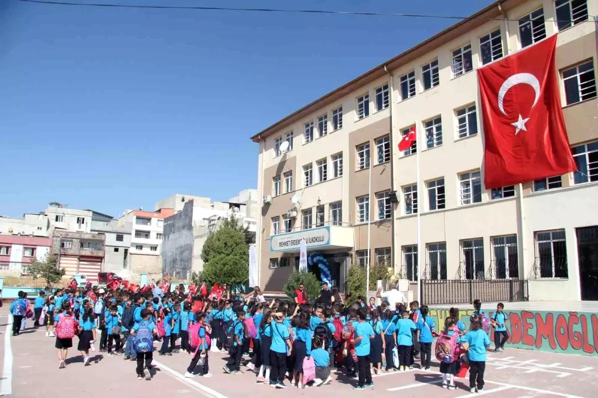 Gaziantep\'te 705 Bin Öğrenci Yeni Eğitim Yılına Başladı