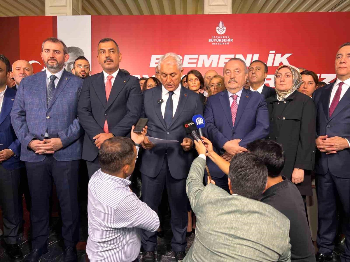 İBB Meclisi Eleştirisi: Faruk Gökkuş, CHP\'yi Siyasi Çekişmelerle Suçladı