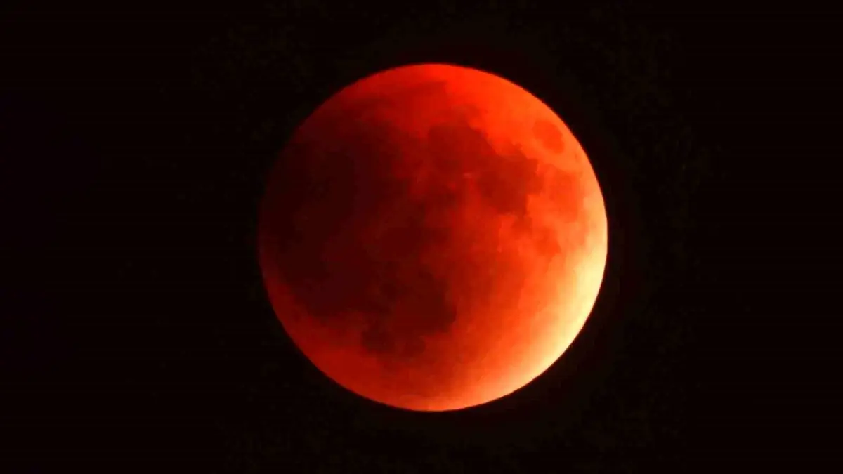 Kanlı Ay Tutulması Türkiye\'de Görüldü