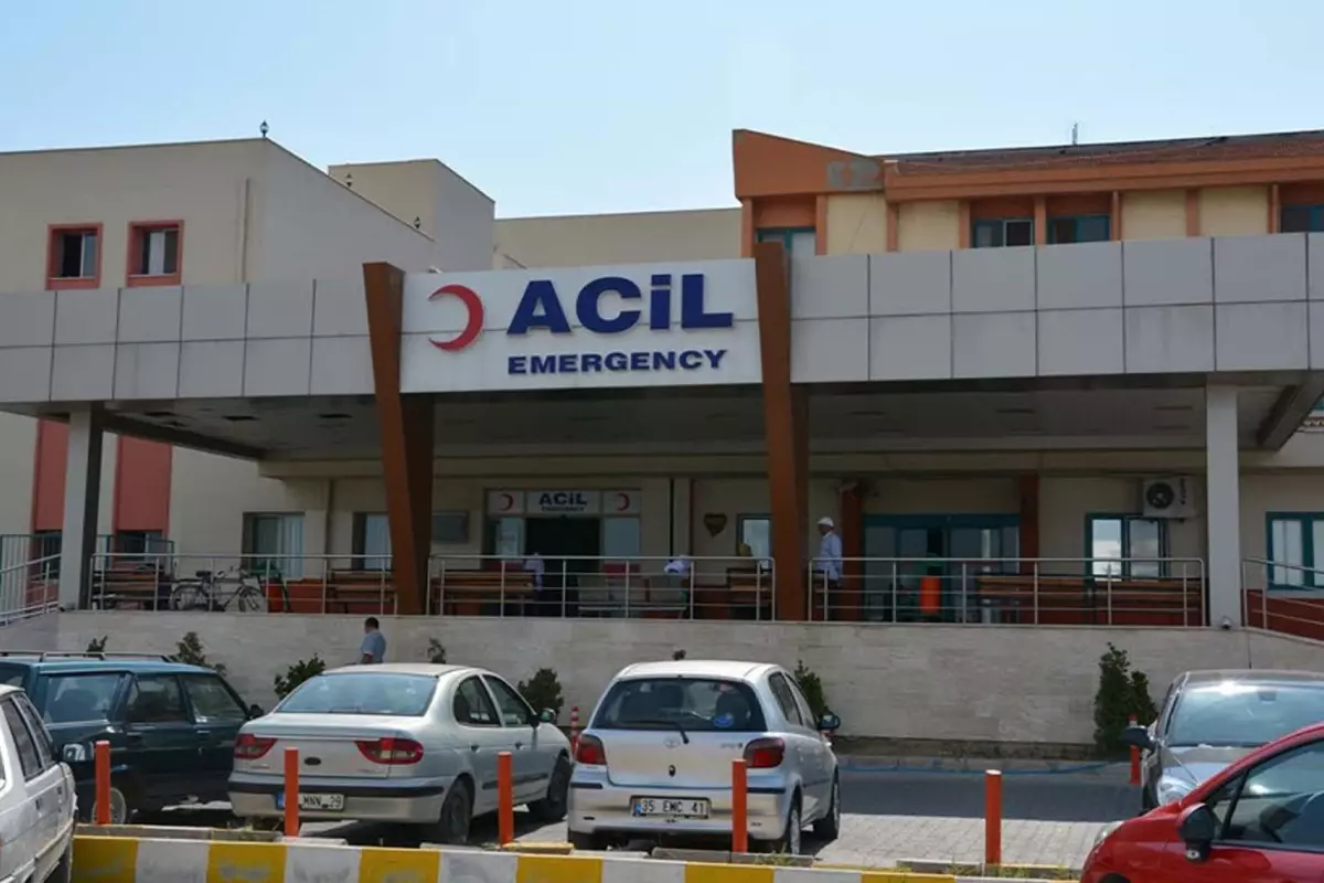 Liseli çocuk babasını öldürüp, annesini yaraladıktan sonra intihara kalkıştı