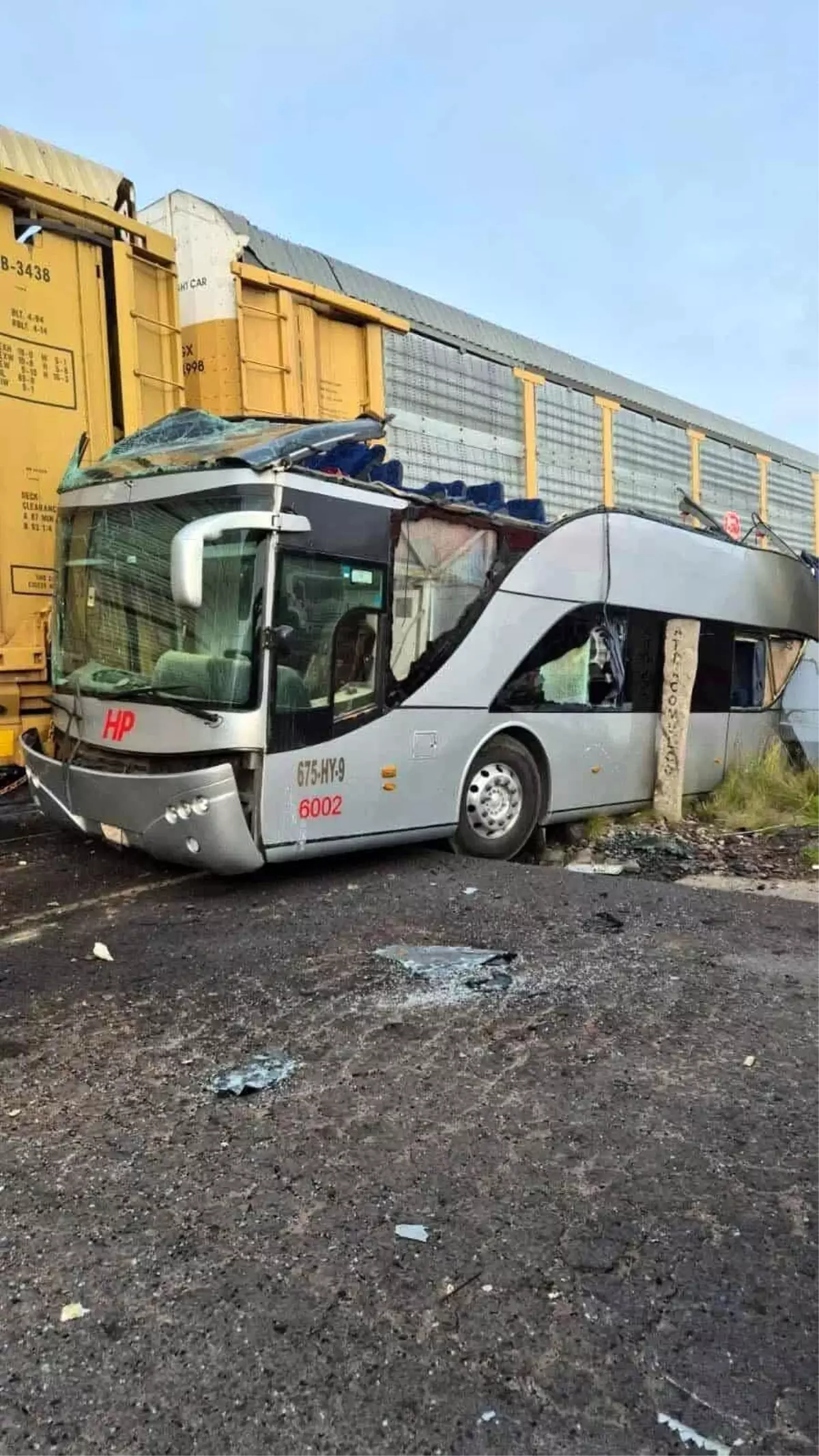 Meksika\'da Otobüs-Tren Kazası: 8 Ölü, 45 Yaralı