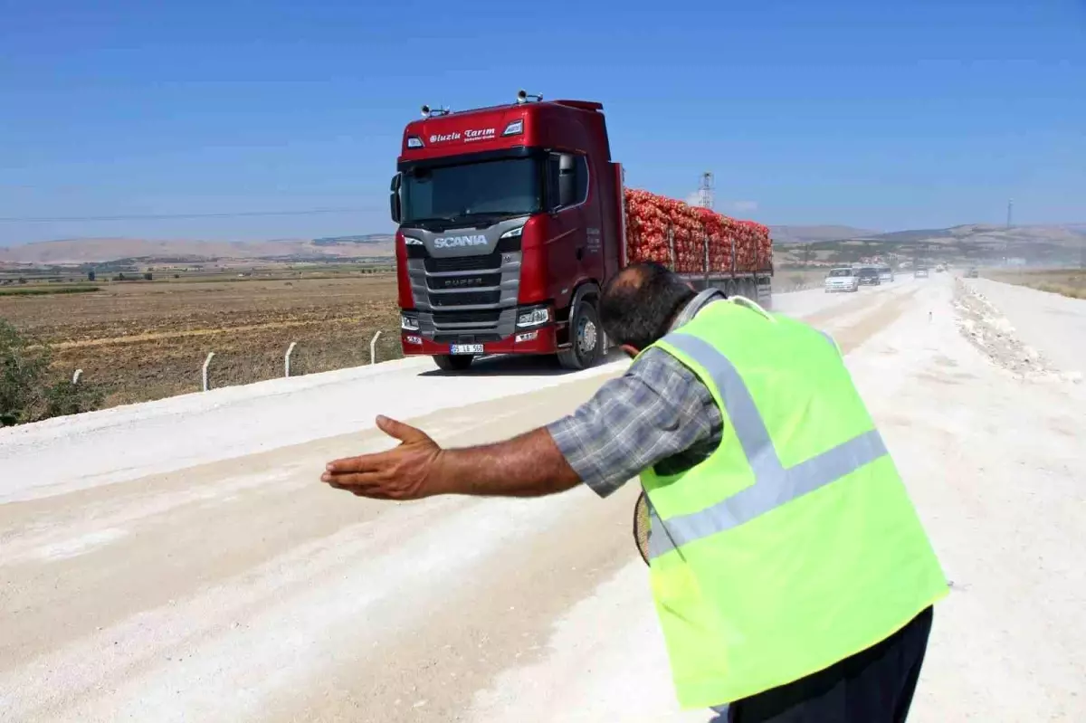 Trafikte Neşe Saçan İşçi