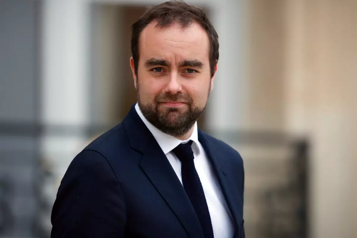 Fransa\'da Savunma Bakanı Sebastien Lecornu, başbakan olarak atandı