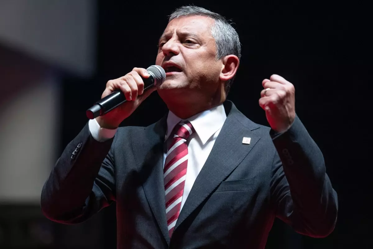 Özgür Özel\'den tarihi rest: Hayatı durma noktasına getirecek eylemler yaparız