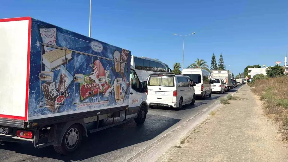 Alanya\'da Zincirleme Kaza: 10 Yaralı
