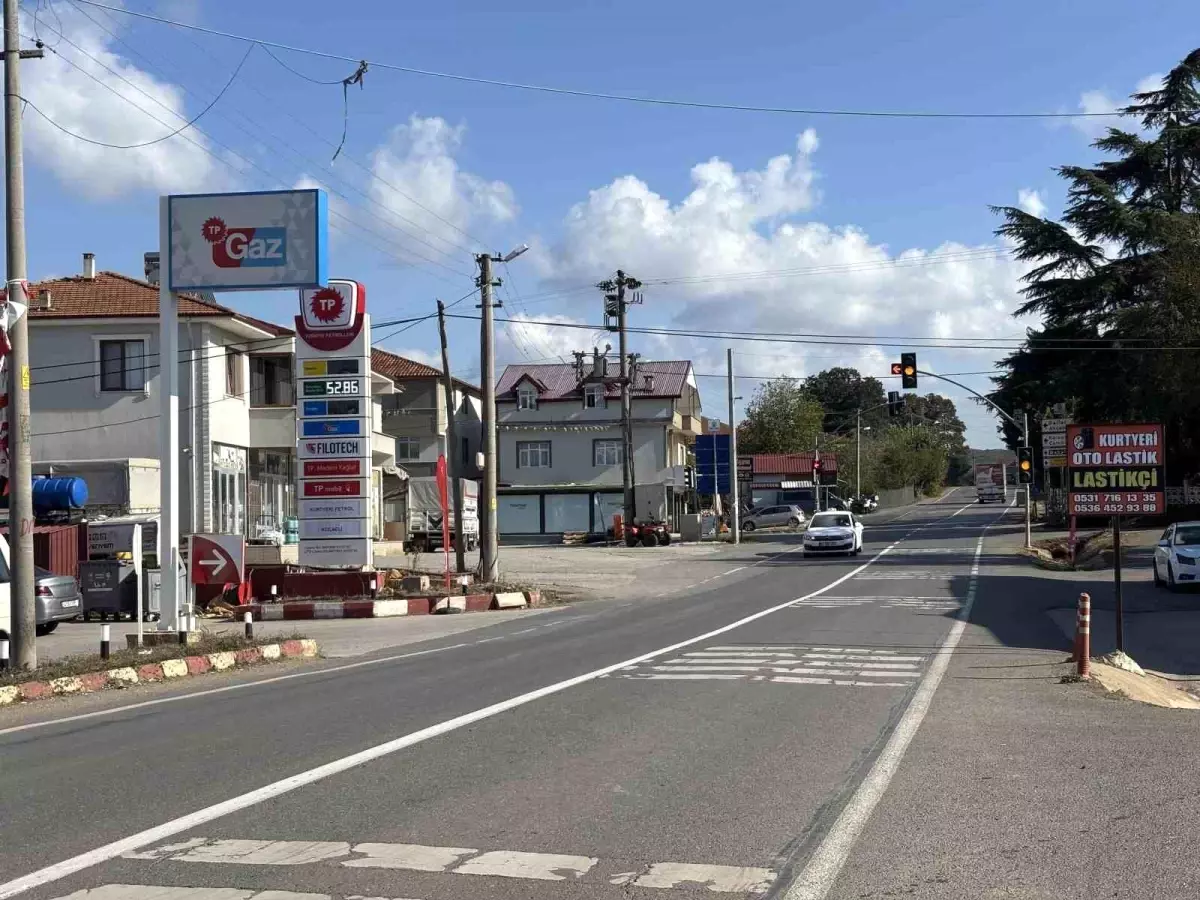 Kandıra\'da Alkollü Sürücü Yayaya Çarptı, Yaralı Kurtarıldı