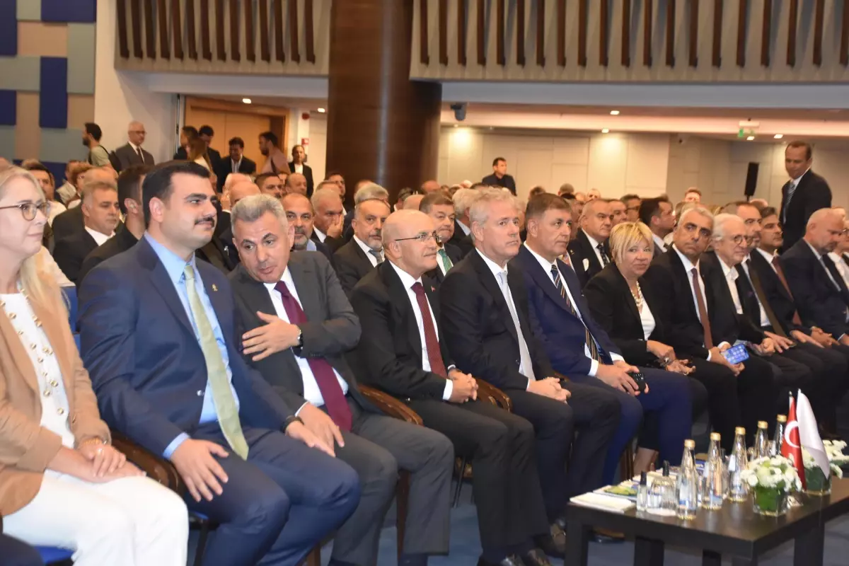 İzmir İş Dünyası Toplantısı Yapıldı