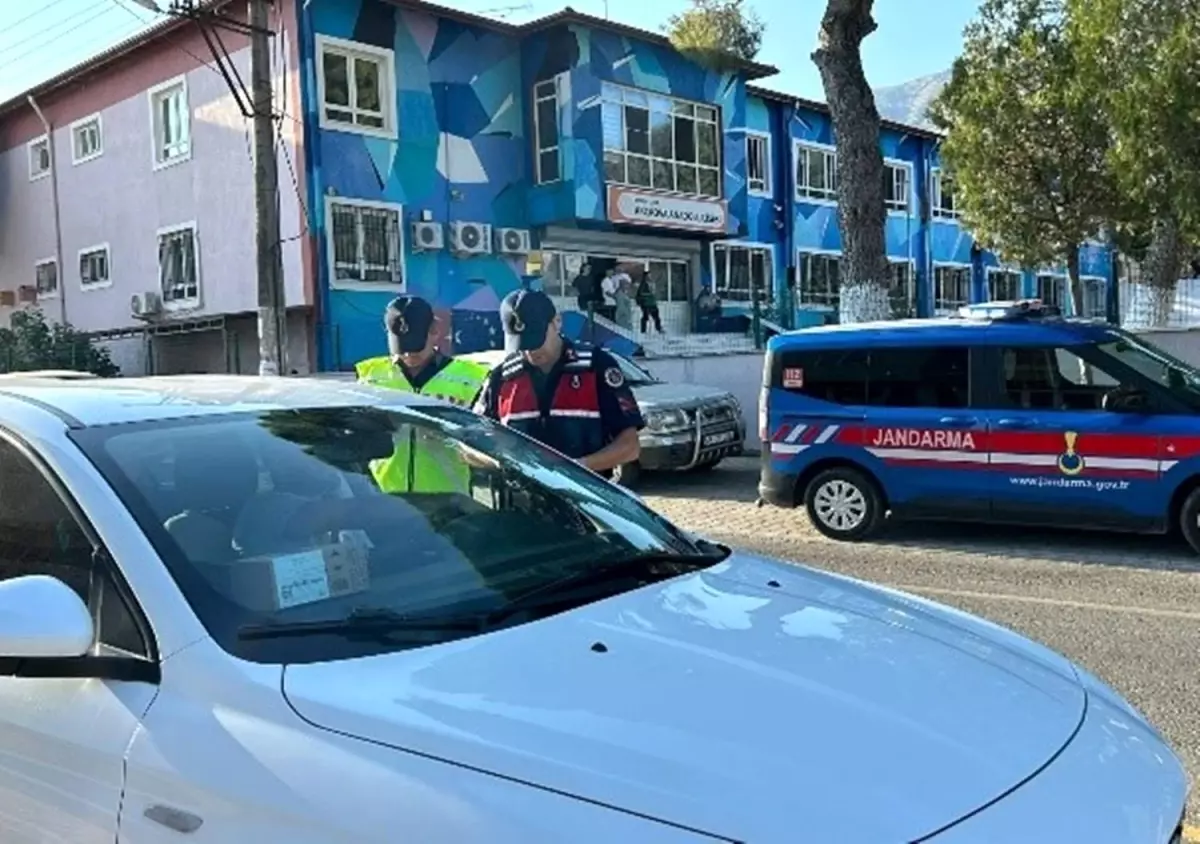 Jandarma, Çine\'de Okul Güvenliği İçin Devriye Geziyor