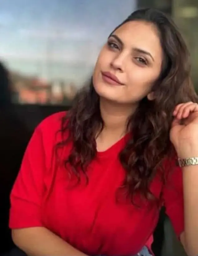 Eski eşi tarafından katledilen genç kadın ve annesi yan yana toprağa verildi
