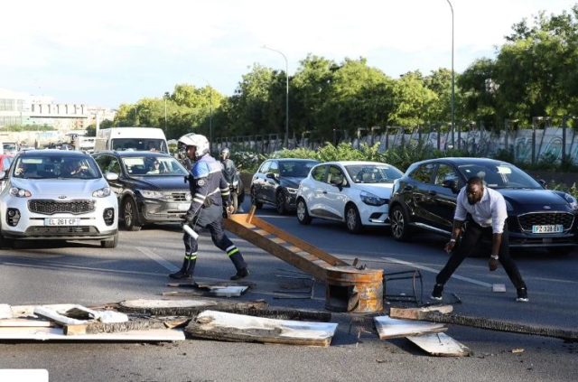 Fransa'da Macron karşıtı eylemler büyüyor: Protestocuların 3 talebi var