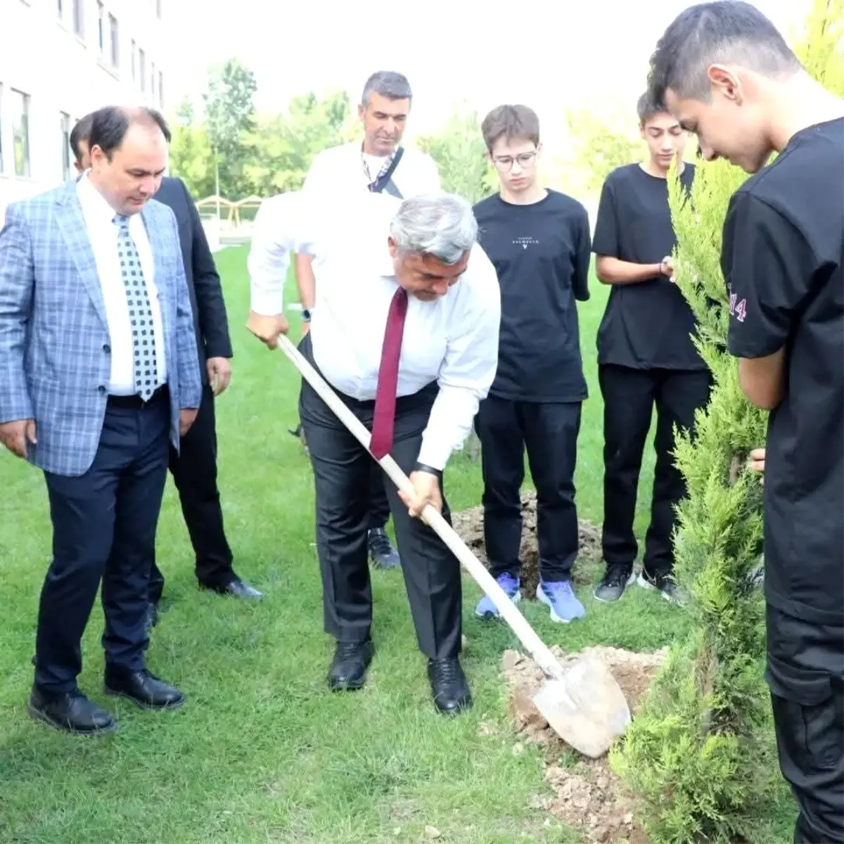 Yeşil Vatan İçin Fidan Dikimi
