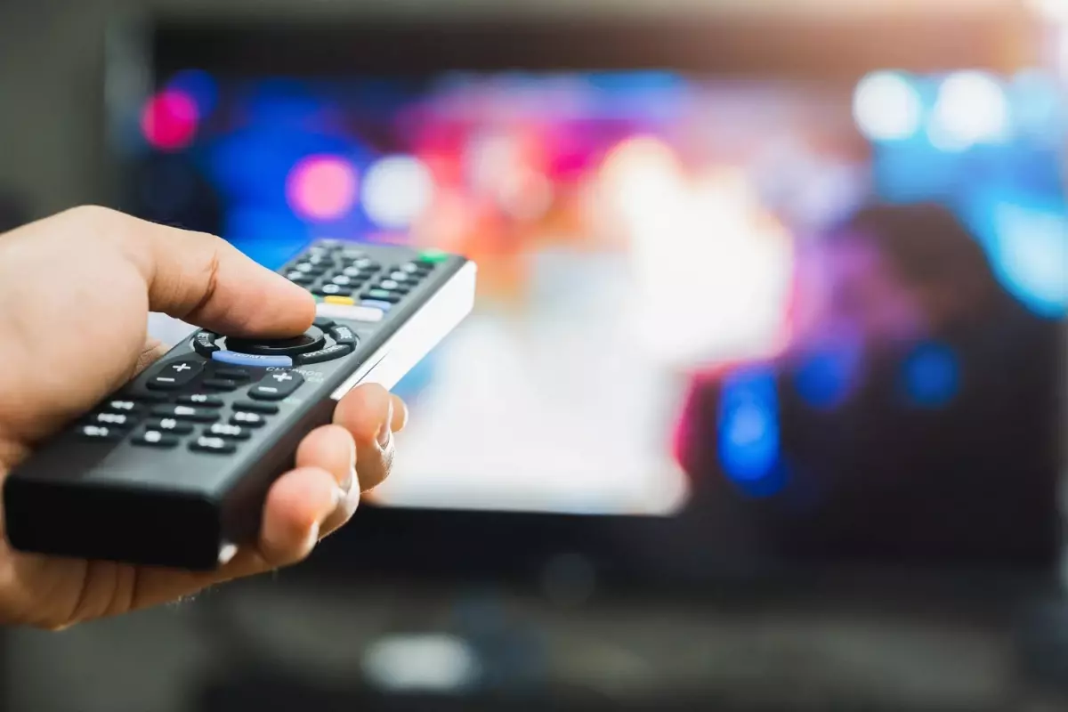Kanal V\'ye kayyum atandı