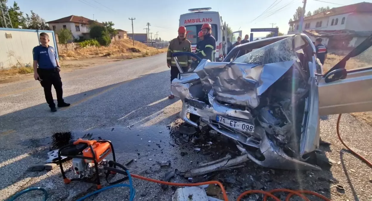 Kırıkkale\'de Trafik Kazası: İki Sürücü Hayatını Kaybetti