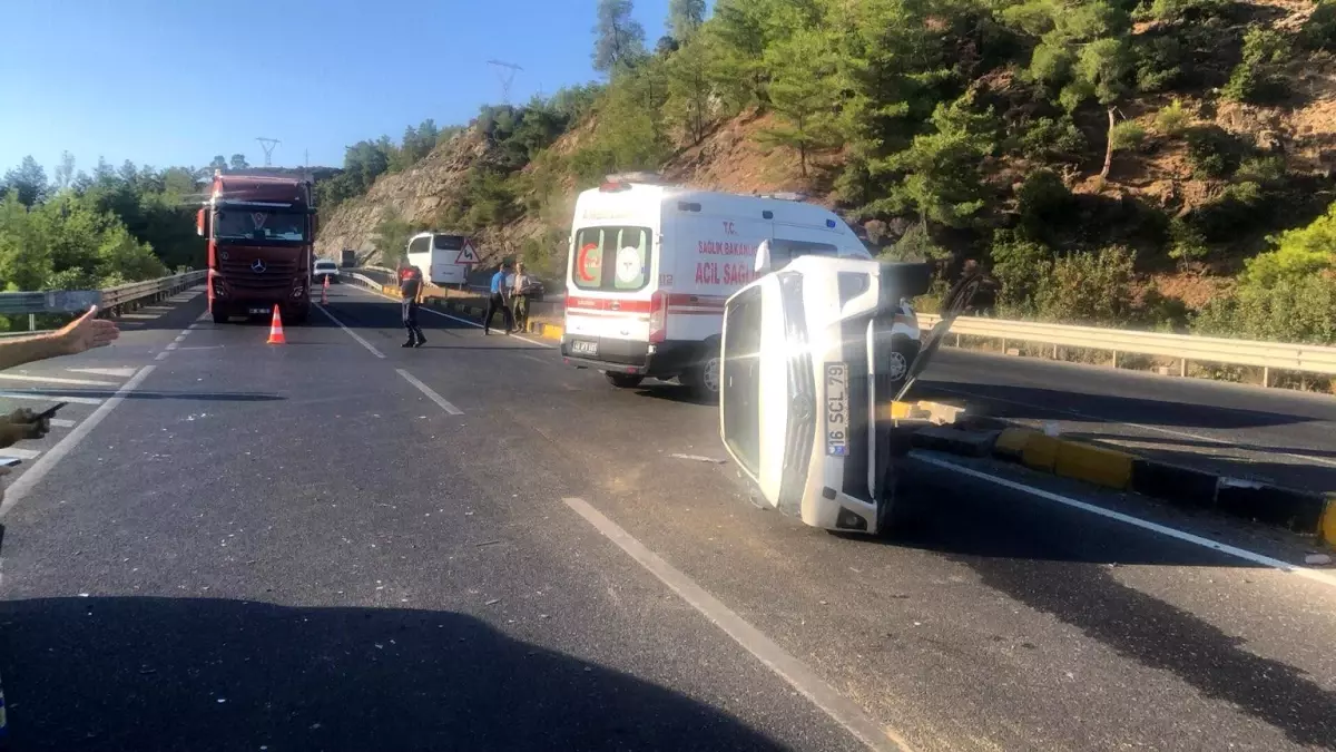Köyceğiz\'de Trafik Kazası: 4 Yaralı