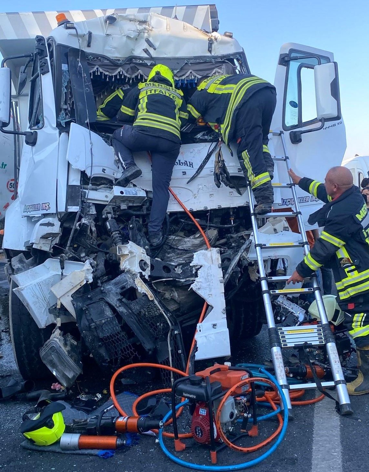 Mersin\'de Zincirleme Trafik Kazası: 5 Yaralı