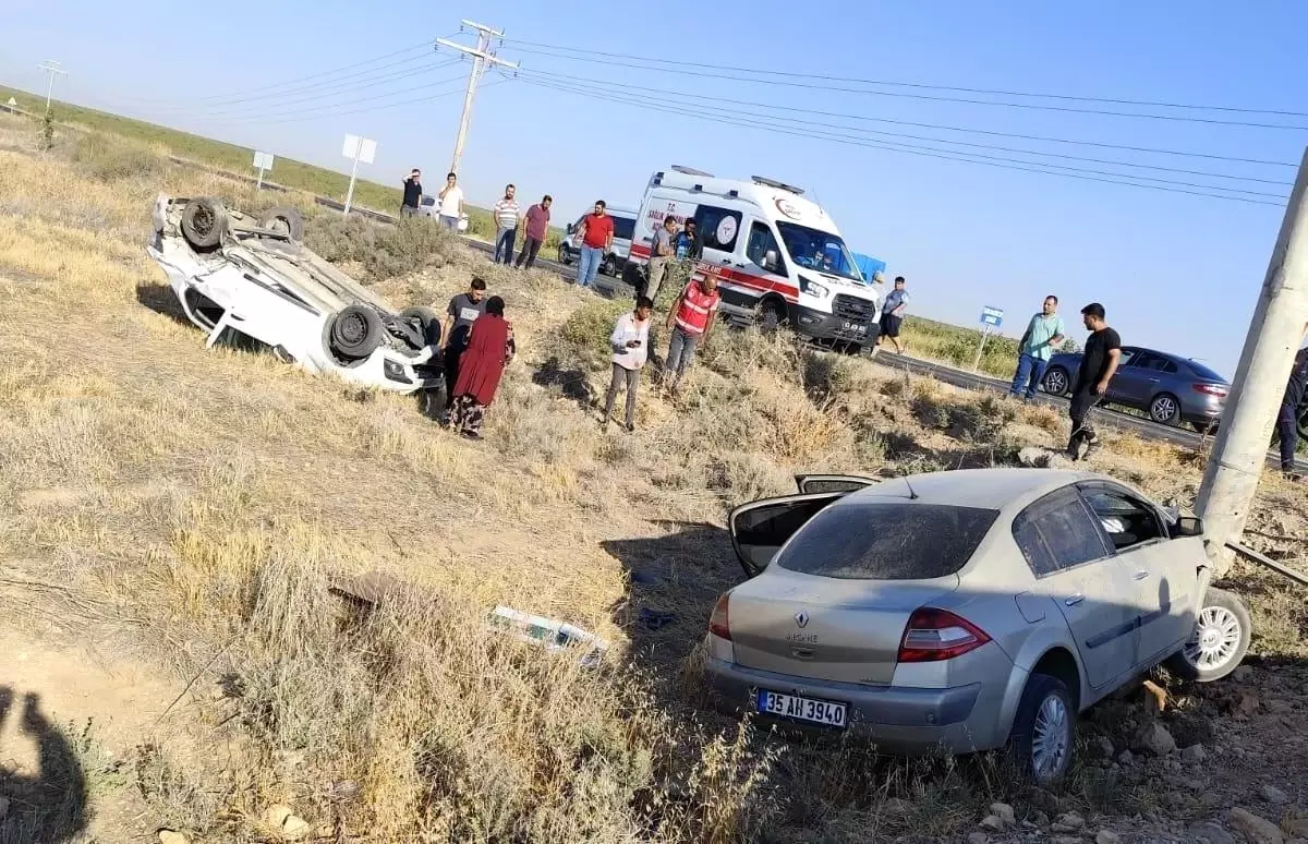 Ceylanpınar\'da Trafik Kazası: 4 Yaralı