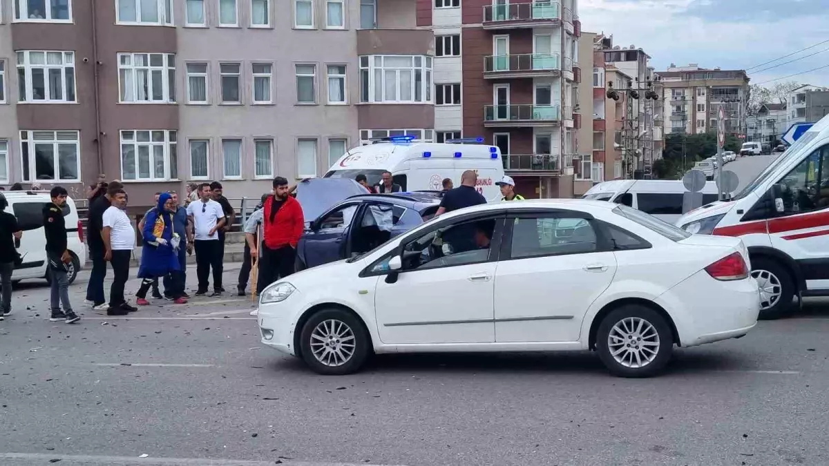 Sinop\'ta Trafik Kazası: 2 Yaralı