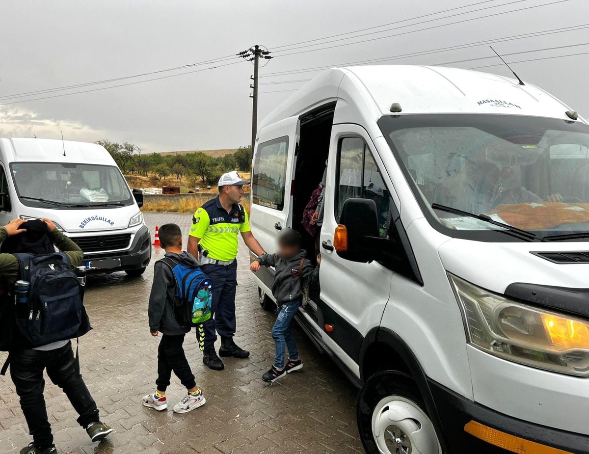 Aksaray\'da Okul Servislerine Denetim