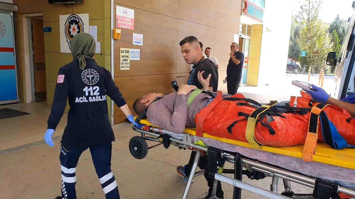 İnegöl\'de Mobilya İmalathanesinde İşçi Yaralandı