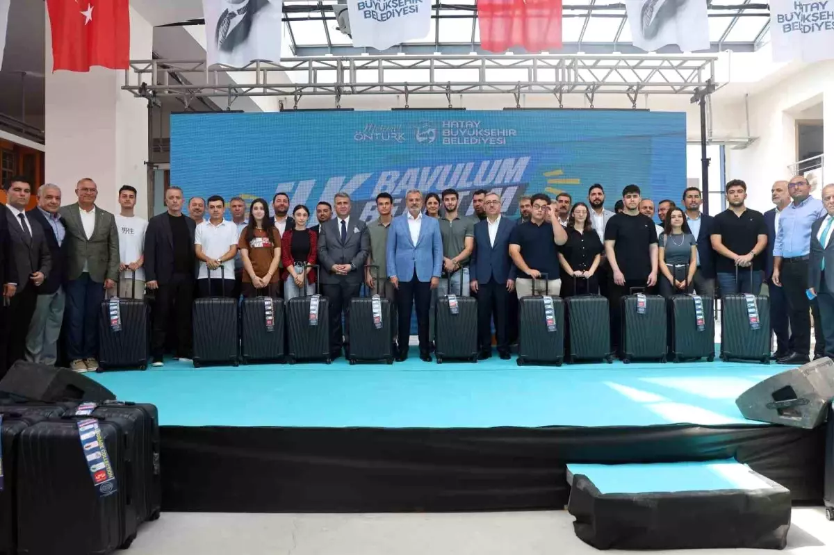 Hatay Büyükşehir Belediyesi\'nden Öğrencilere \'İlk Bavulum İlk Biletim\' Desteği