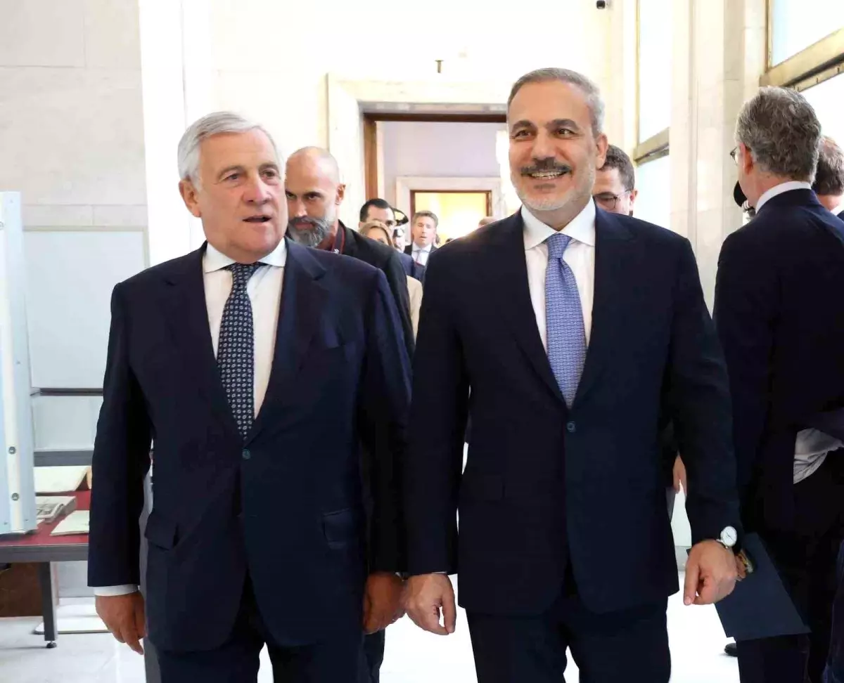 Hakan Fidan İtalya\'da