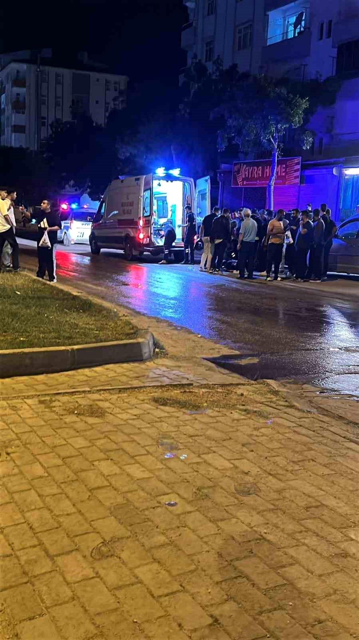 Elazığ\'da Motosiklet Yayaya Çarptı
