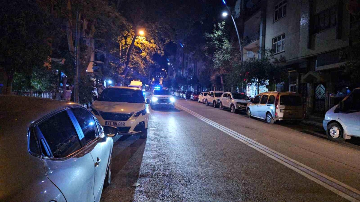 Elazığ\'da Bıçaklı Kavga: 1 Yaralı