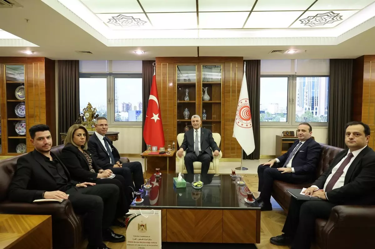 Filistin\'in Ankara Büyükelçisi Faed Mustafa, Ticaret Bakanı Ömer Bolat\'a veda ziyaretinde bulundu