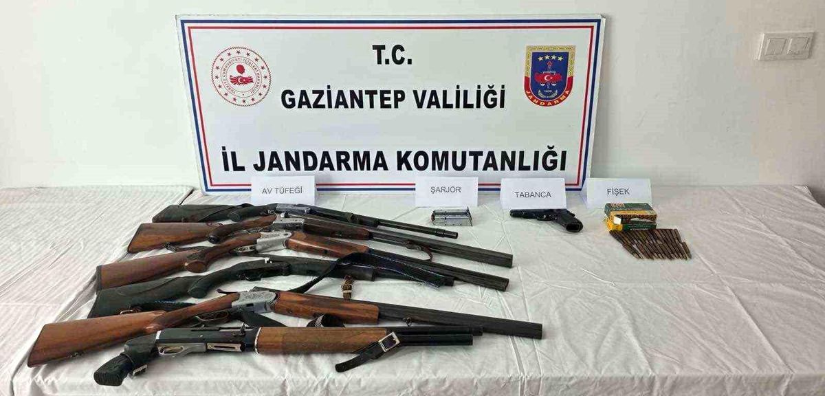 Gaziantep\'te 20 Kaçak Silah Ele Geçirildi