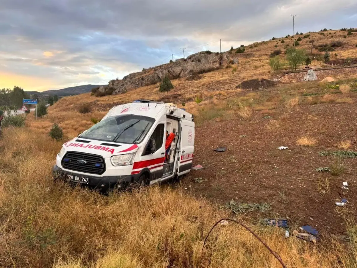Gümüşhane\'de Ambulans Kazası: 3 Yaralı