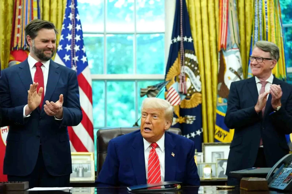 Mandelson, Epstein İlişkisi Nedeniyle Görevden Alındı