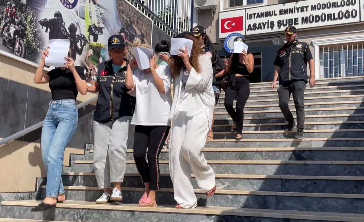 İstanbul\'da Fuhuş Çetesi Çökertildi