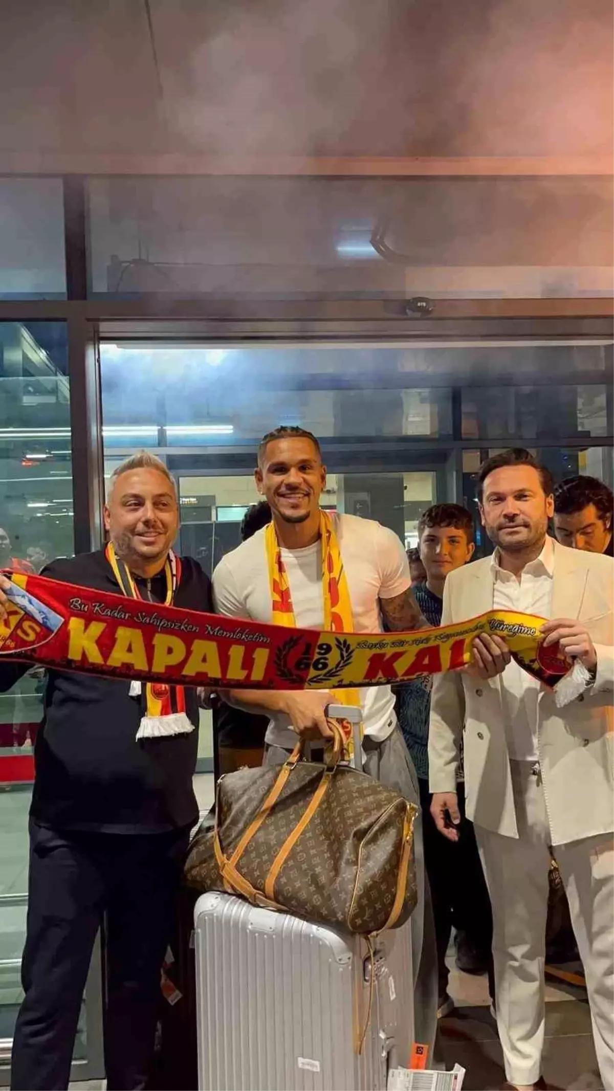 Kayserispor\'un Yeni Golcüsü Onugkha Kayseri\'de