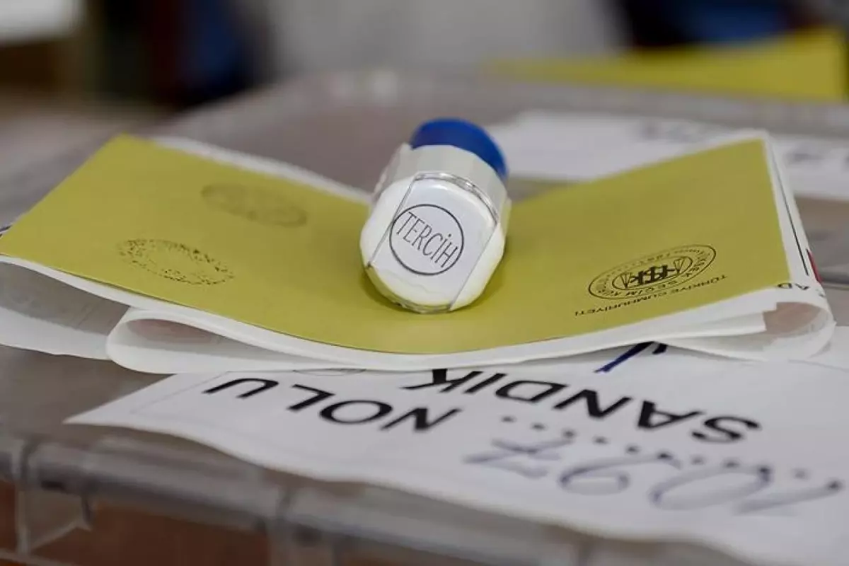 Son anket: İşte 3 büyükşehirde birinci çıkan parti