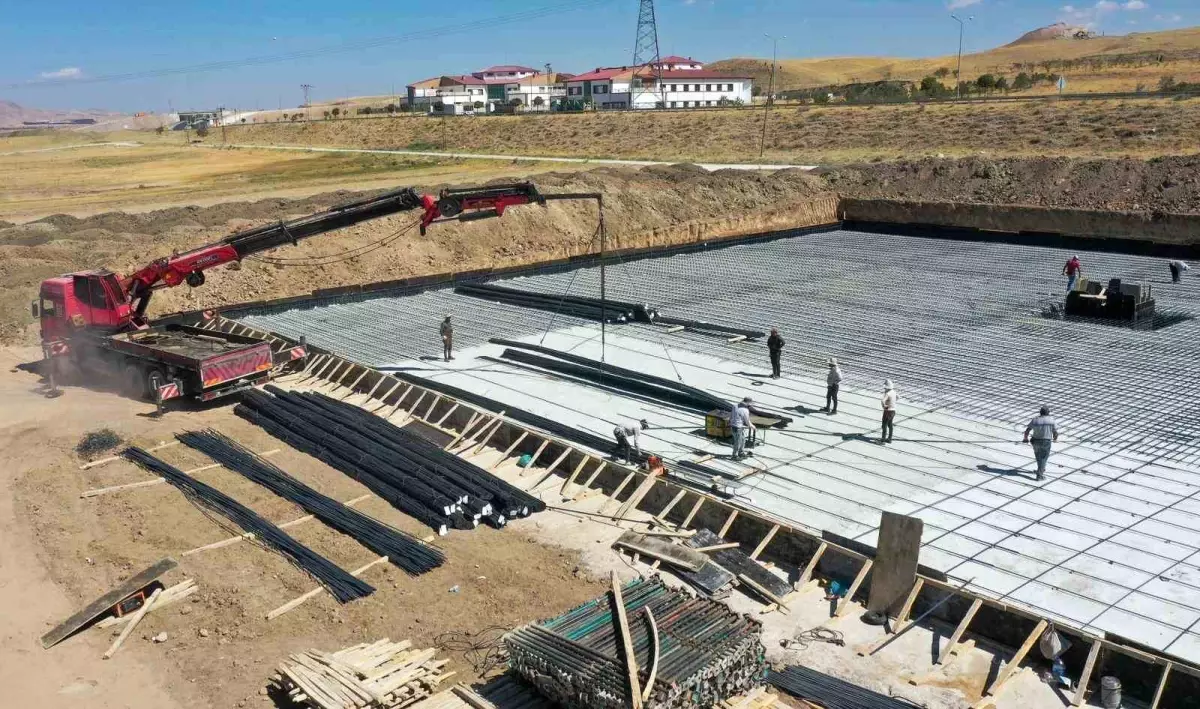 Van\'da Yeni Şehirlerarası Otobüs Terminali İnşaatı Devam Ediyor