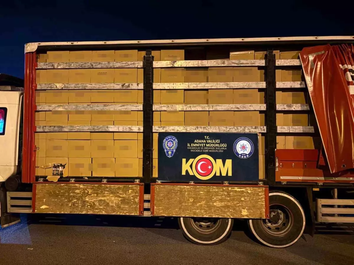 Adana\'da 14 Milyon Kaçak Makaron Ele Geçirildi