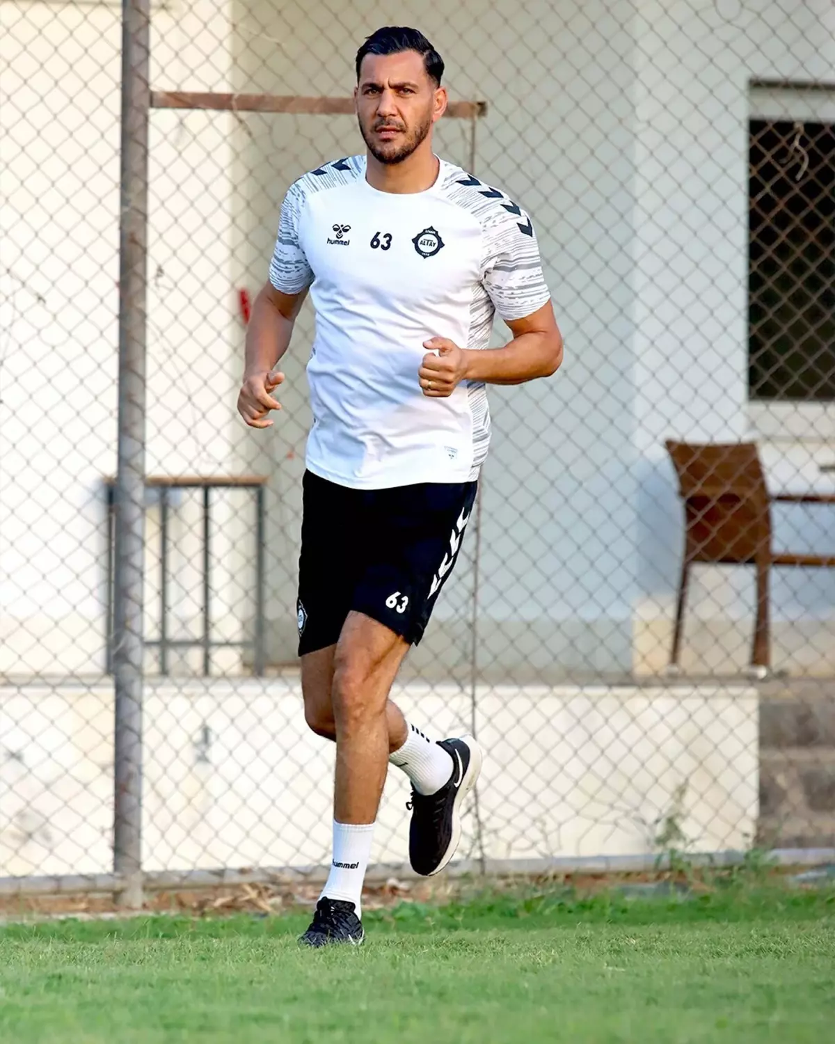 Altay, Ayvalıkgücü ile Karşılaşıyor