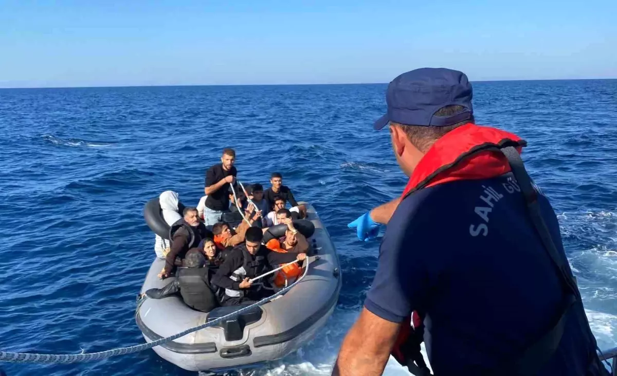Aydın\'da 12 Düzensiz Göçmen Kurtarıldı