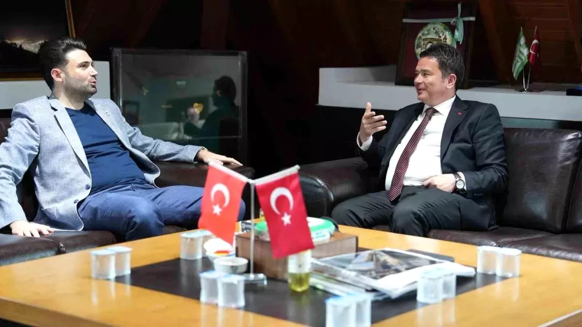 Osmangazi Başkanı Erkan Aydın, Bursaspor\'a Desteğini Sürdürüyor
