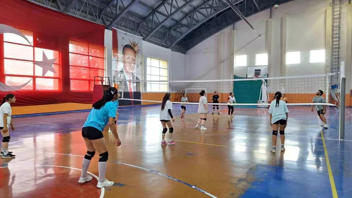 Bulanık\'ta Voleybol Antrenmanlarına Yoğun İlgi