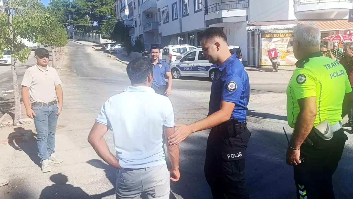 Antalya\'da Ehliyetsiz Sürücü Kaza Yaptı