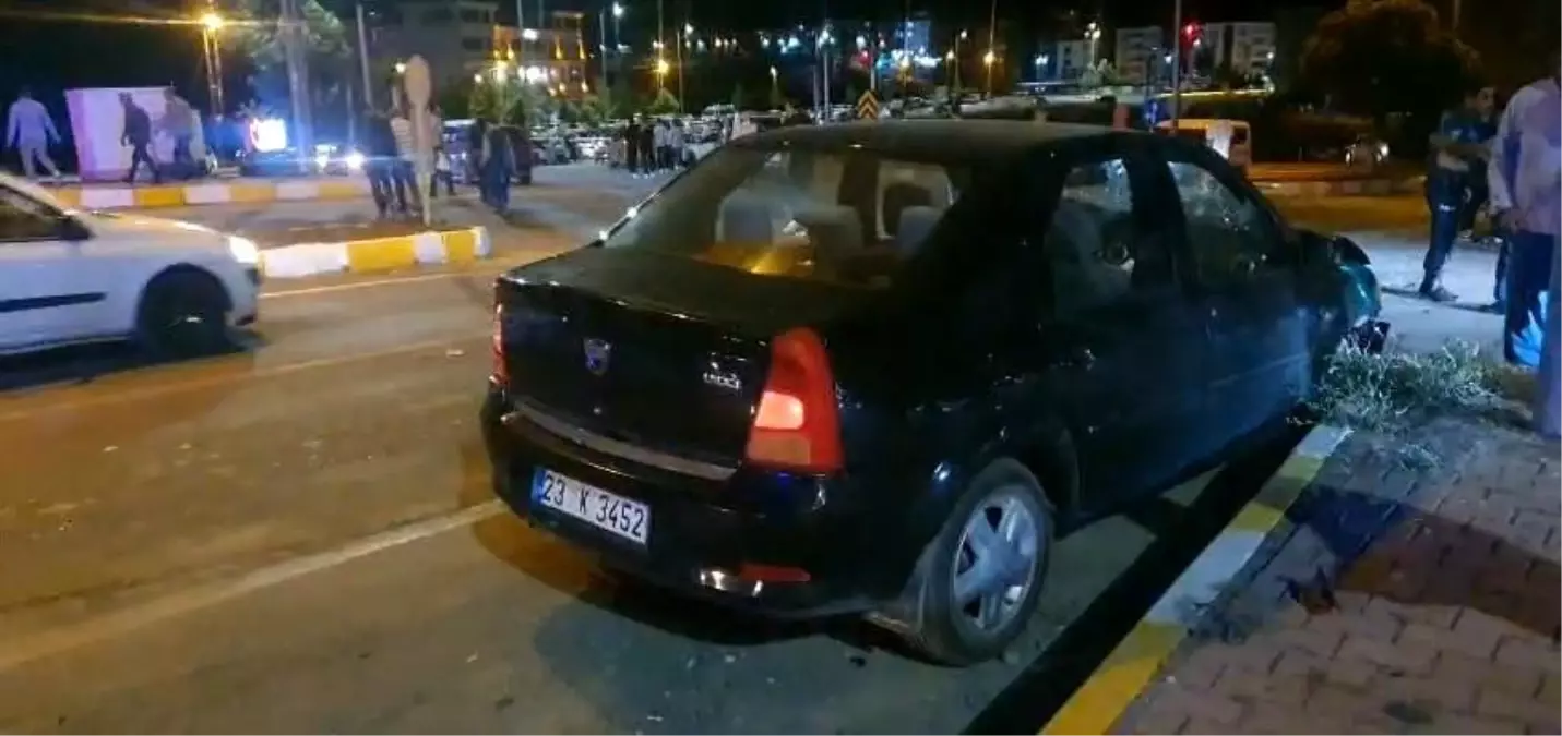 Elazığ\'da Trafik Kazası: 2 Yaralı