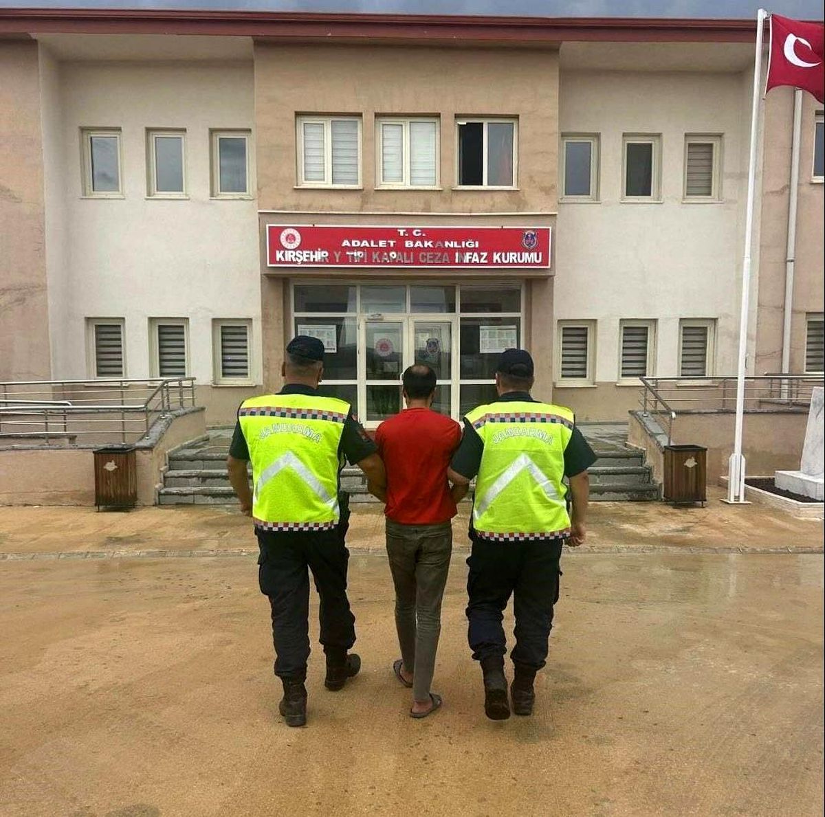 Firar Eden Hükümlü Jandarma Tarafından Yakalandı