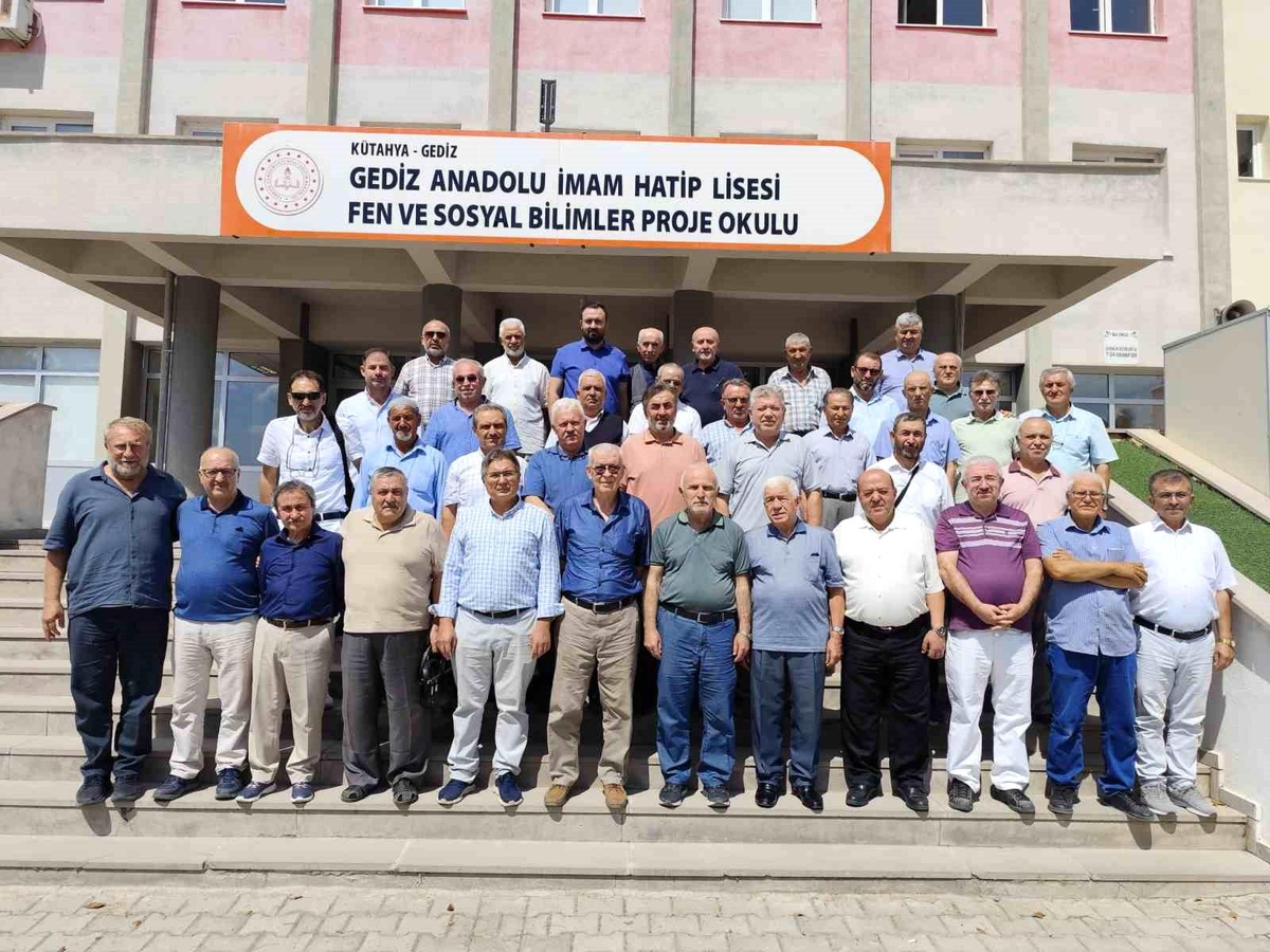 Gediz İHL Mezunları Geleneksel Buluşmada Bir Araya Geldi