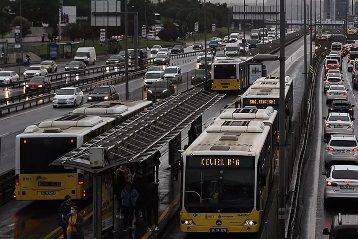 İstanbul\'da toplu taşımaya dev zam! İşte yeni fiyat tarifesi